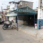 El taller fue atacado la noche del lunes. Policías han hecho rondas desde entonces.