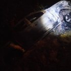 Los sospechosos fueron capturados dentro de un carro y quemados con todo.