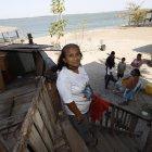 Los habitantes de Playa Punta Diamante no cuentan con agua potable ni servicio de energía eléctrica. Tienen muchas necesidades.