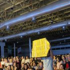 Luciano Maza levantó con fe el cartel que le hizo su sobrina de 9 años