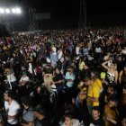 Aglomeración durante la presentación del artista.