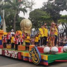 El desfile duró algo más de una hora, por la avenida Malecón Simón Bolívar.