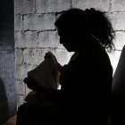 Desde la segunda encarcelación de su hijo, Ruth no ha podido tener contacto con él. Le preocupa que aún no hay erradicado su adicción.