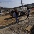 La calle Guayacanes y Acacias lleva varios meses estancada. Los locales continúan con la incertidumbre de no poder abrir y los residentes incómodos.