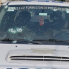 Registro. Así quedaron los patrulleros luego de los disparos recibidos y que se retir´}o los cadáveres de los uniformados.