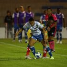 9 de Octubre (celeste) igualó sin goles ante El Nacional y con ello clasificó a la final de la Copa Ecuador.