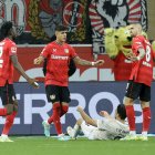 Piero Hincapié lideró la defensa en el triunfo de Bayer Leverkusen ante Unión Berlín.