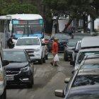 El tráfico provocó largas colas de vehículos.
