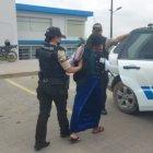 La mujer refirió que un sujeto le pidió que le permita guardar ambos carros a cambio de un pago.