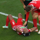 Carlos Gruezo salió del campo de juego entre lágrimas y muestras de dolor.