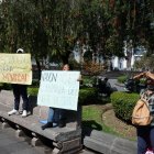 Moradores de Nayón  reclamaron por el estado de su quebrada frente al Municipio.
