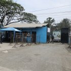 Una aparente tranquilidad se percibía ayer en la ‘Peni’. Adentro se realizó el conteo de presos.