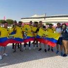 Las fiesta fuera del estadio con los ecuatorianos fue a lo grande.