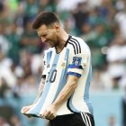 El equipo de Medio Oriente ganó con dos goles al equipo liderado por Lionel Messi.