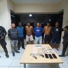 Tres de los detenidos registran antecedentes penales, de acuerdo a información policial.
