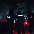 Luego de la revisión el el sitio, los agentes trasladaron el cadáver al centro forense lojano.