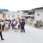 Policías llegaron al sector para recabar los indicios de este caso.