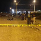 El cuerpo de la víctima cayó sobre la calle.