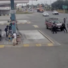 Todo un alboroto se produjo en la estación de servicio.