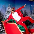 Tiene varios ahijados con los que comparte parte de sus ganancias.