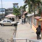 El difunto quedó en la acera, a unos metros de una escalinata con acceso hacia la vía Perimetral.