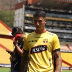 Agustín Rodríguez en el estadio Monumental en su primer día con Barcelona.