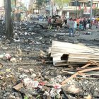 Una panorámica de los daños que quedaron en el sitio donde vendían objetos navideños