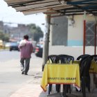 En esta mesa sucedió el hecho violento durante la noche del domingo, en La Floresta 1.