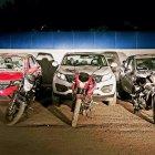 Los vehículos fueron llevados a un centro de retención de la Policía Nacional.