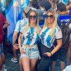 Las chicas que mostraron sus senos en Catar.