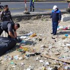 El cuerpo estaba en un tramo de la calle donde se están ejecutando trabajos viales y suelen dejarse desechos a diario.