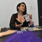 En el tarot de Tania Cáceres salió el diablo, lo que significaría que hay ‘chanchullos’ en la obra.
