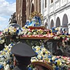 Niños, jóvenes y ciudadanos en general se unieron para retomar la procesión que remarca la identidad interior de los cuencanos.