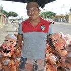 En cada grupo familiar se elabora miles caretas personalizadas dependiendo el gusto del cliente.