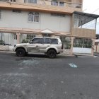 La explosión dejó daños materiales en un vehículo estacionado afuera de un inmueble.