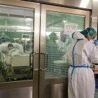 El país asiático se posiciona por debajo de Estados Unidos, como el territorio con más muertes por covid en un día.