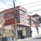 Hace poco, una familia ocupaba la vivienda que habría sido alquilada a los dueños del club. Vecinos evidenciaron que era un negocio nocturno.