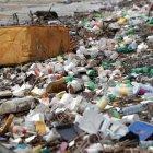 Un nuevo sistema convierte plástico y gases nocivos en combustible sostenible