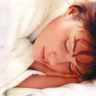 Suele recomendarse dormir alrededor de ocho horas diarias.