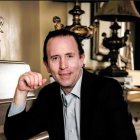 Cuando su esposa se enteró de su decisión le dijo que pensara bien en lo que iba a hacer.