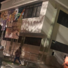 La joven salía de rendir un examen cuando fue atacada por sujetos en moto.