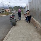 Familiares  de la víctima llegaron a la morgue.