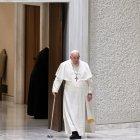 El pontífice se refirió a la comunidad LGBTIQ. Pese a que pidió a que no se los discrimine aclaró que la homosexualidad es un "pecado".