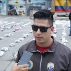 Decomisaron más de 400 pares de zapatos 'truchos' en la bahía