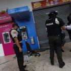 Al sitio llegaron uniformados policiales y personal de seguridad del sitio.