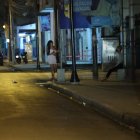 Foto referencial. Algunas trans se paran cerca de las piscinas olímpicas, en el centro de Guayaquil.