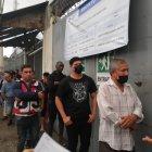 Una situación similar se ha observado en otros recintos electoral al sur de la ciudad de Guayaquil.