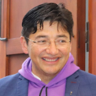 John Vinueza, candidato a alcalde de Riobamba, lidera los escrutinios de las votaciones.