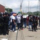 Varias personas pedían que liberen a Junior Roldán.