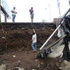 La caída del muro se produjo por el deslizamiento de tierra debido a la fuerte lluvia.